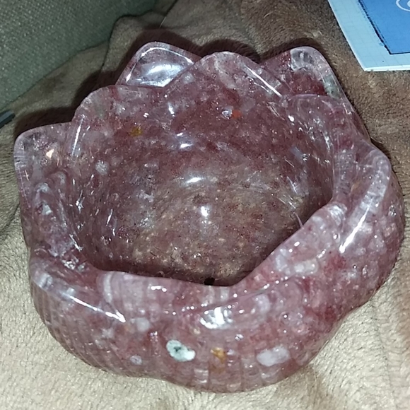 Lotus aragonite Bowl strawberry quartz - Picture 3 of 4